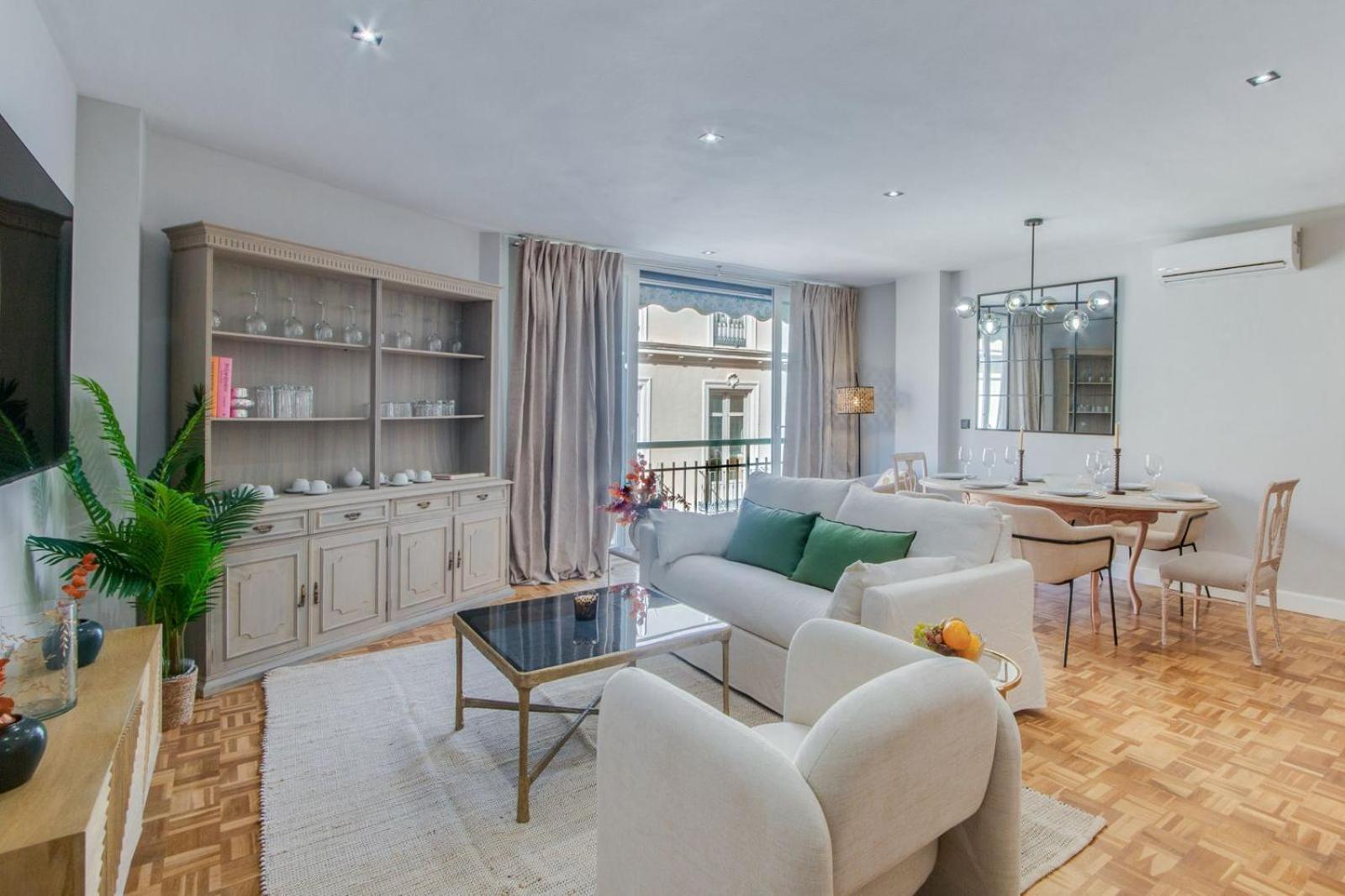 Cervantes Luxury Apartment มาลากา ภายนอก รูปภาพ